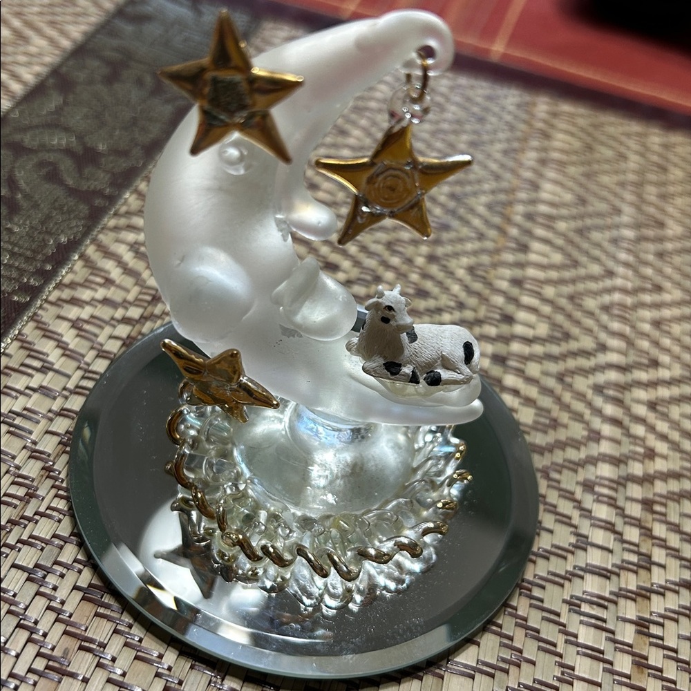 Glass Baron Vintage Handcrafted Glass Cow Jumped Over The Moon Frosted Crescent - Picture 12 of 15